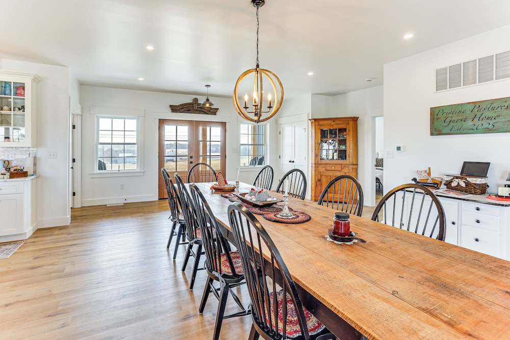 Walk to the Amish Village: Spacious Ronks Getaway!