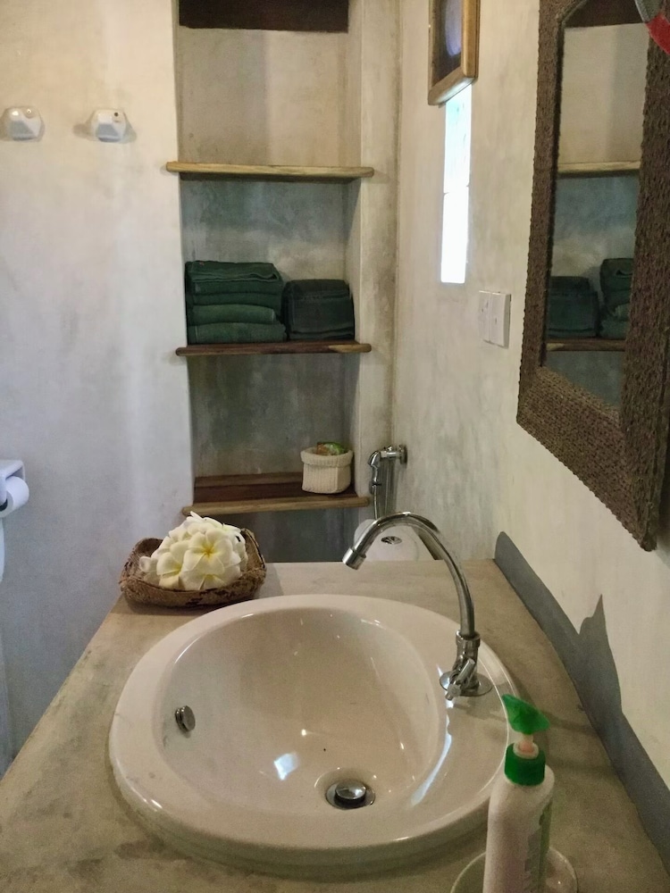 Deep Blue Sea Rental Villa