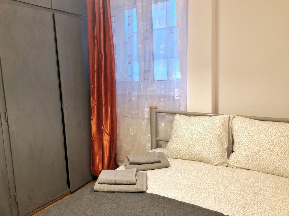 Fox Center Apartments