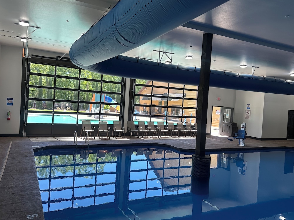 Kemper's Cabin in the Ozarks - Onsite Amenities