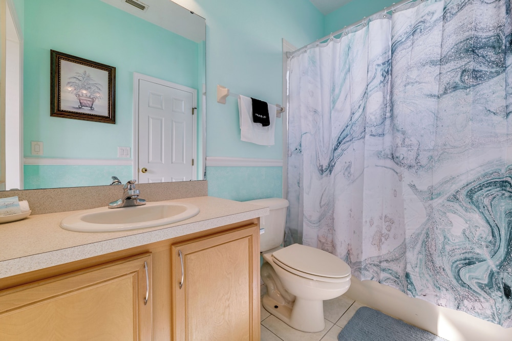Lake Access & Lanai: Haines City Family Home!