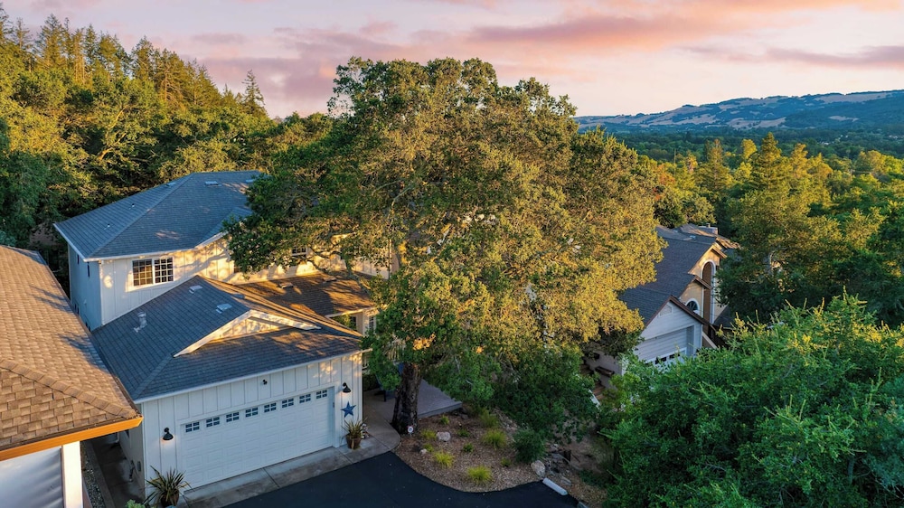 Casa Osito Pool, Hot Tub & Outdoor Dining Minutes From Sonoma Plaza