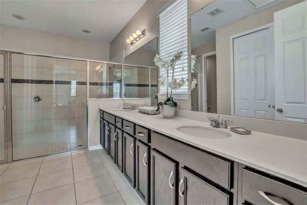 1513nassau 5 Bedroom Villa