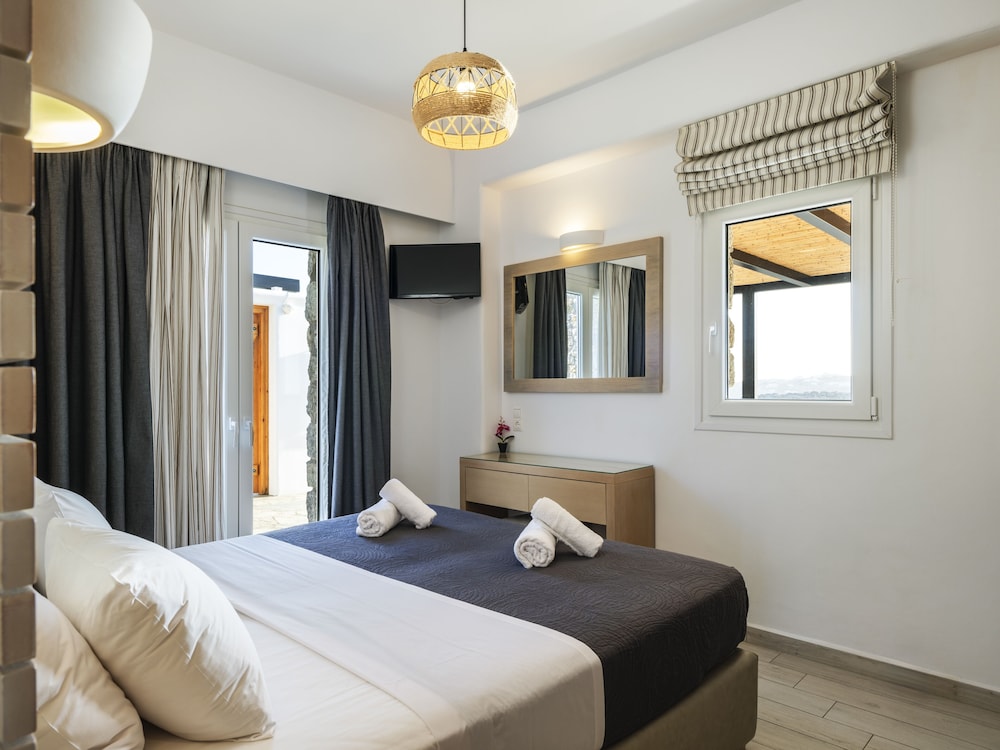 Evi Suites & Villas
