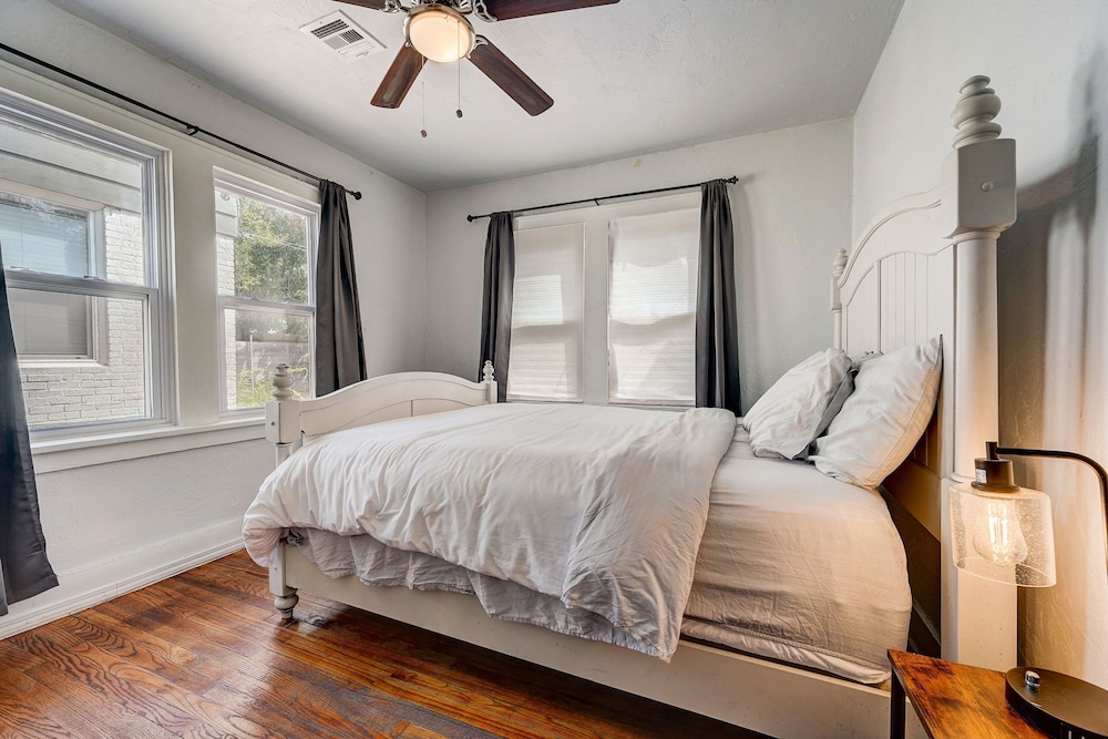 2BR Cozy House Near Paseo the Art District