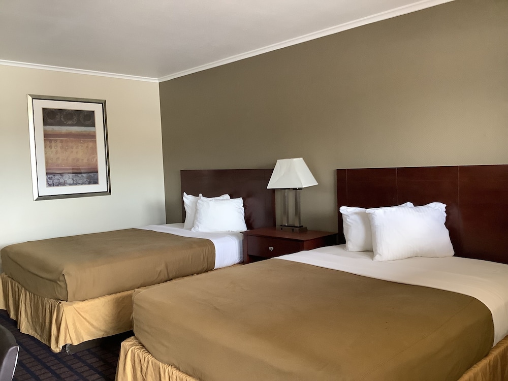 Dodge City Vacations - Silver Spur Vintage Inn  Suites - Property Image 49