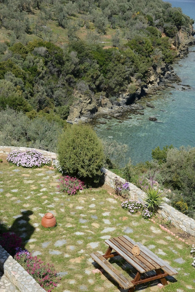 Athena Charming apt with stunning view