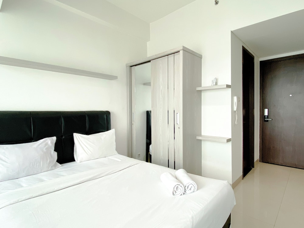 White Toned Studio At Lrt City Bekasi Apartment