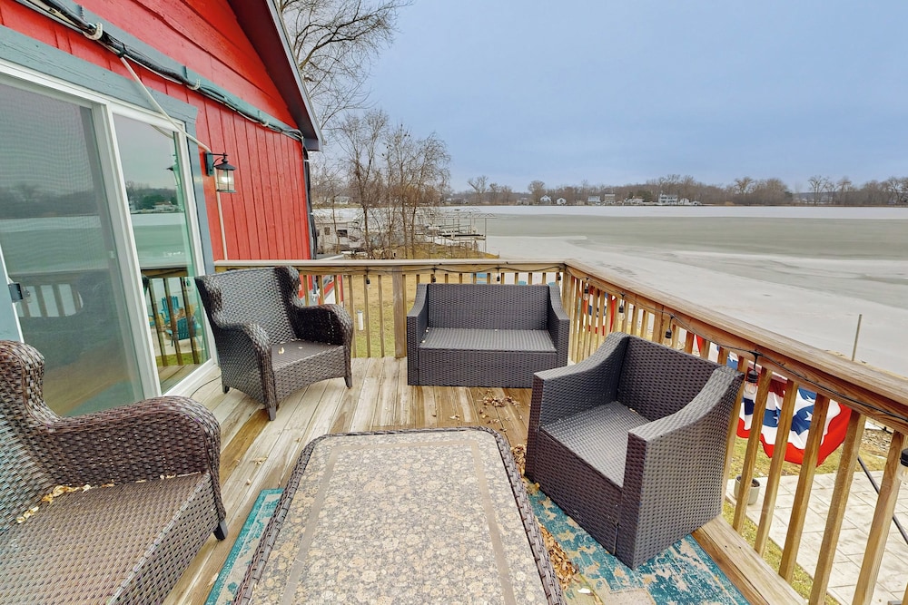 Lakefront Home w/ Fire Pit on Lake Marie
