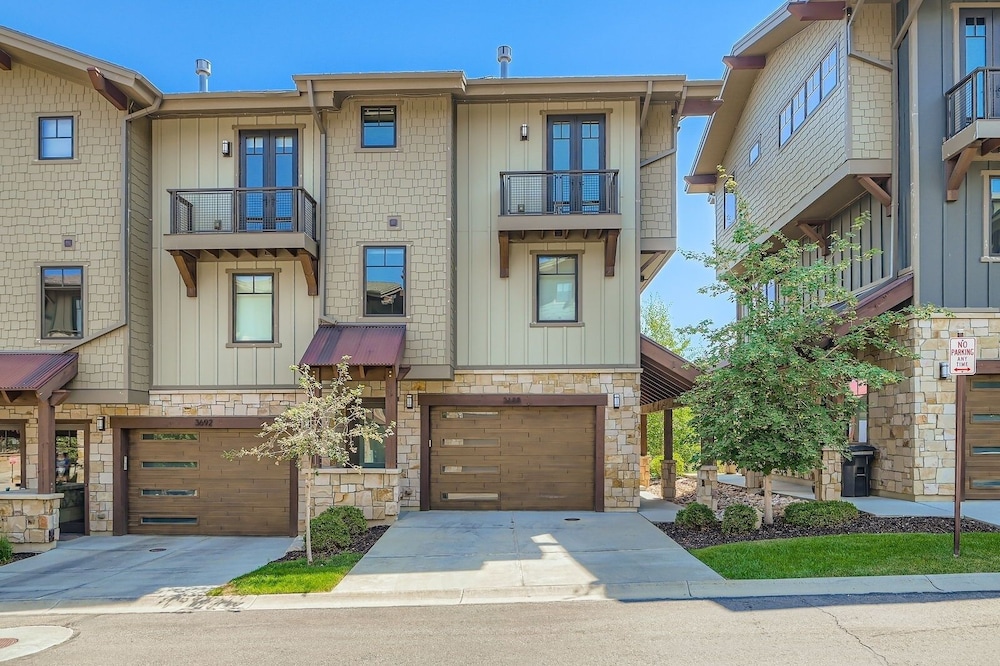 Tranquil Blackstone Getaway 3 Bedroom Townhouse