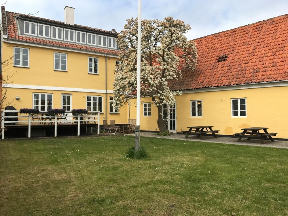 Photo 33