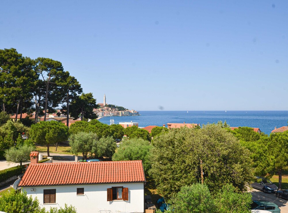 Classic and Elegant Rovinj Apartments With Balcony