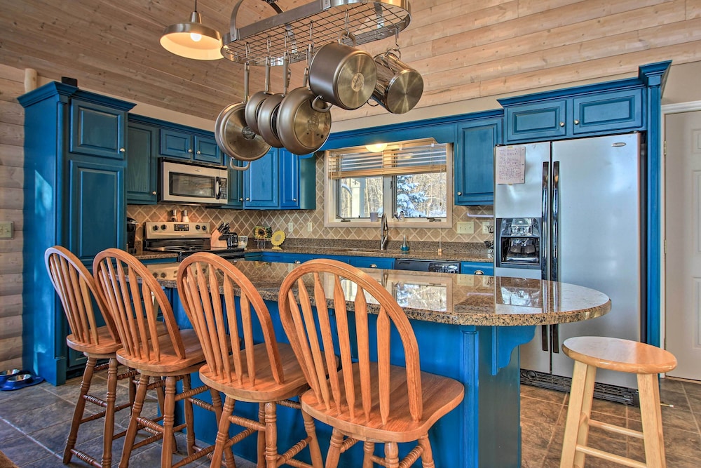 Brainerd Cabin on Camp Lake w/ Boat Slip & Dock!