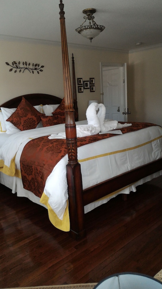 Niagara-on-the-Lake Vacations - Blue Skies Bed and Breakfast - Property Image 10