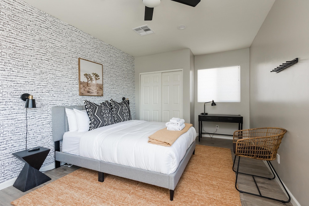 Sereno - Sparkling Pool - Near Scottsdale Quarter
