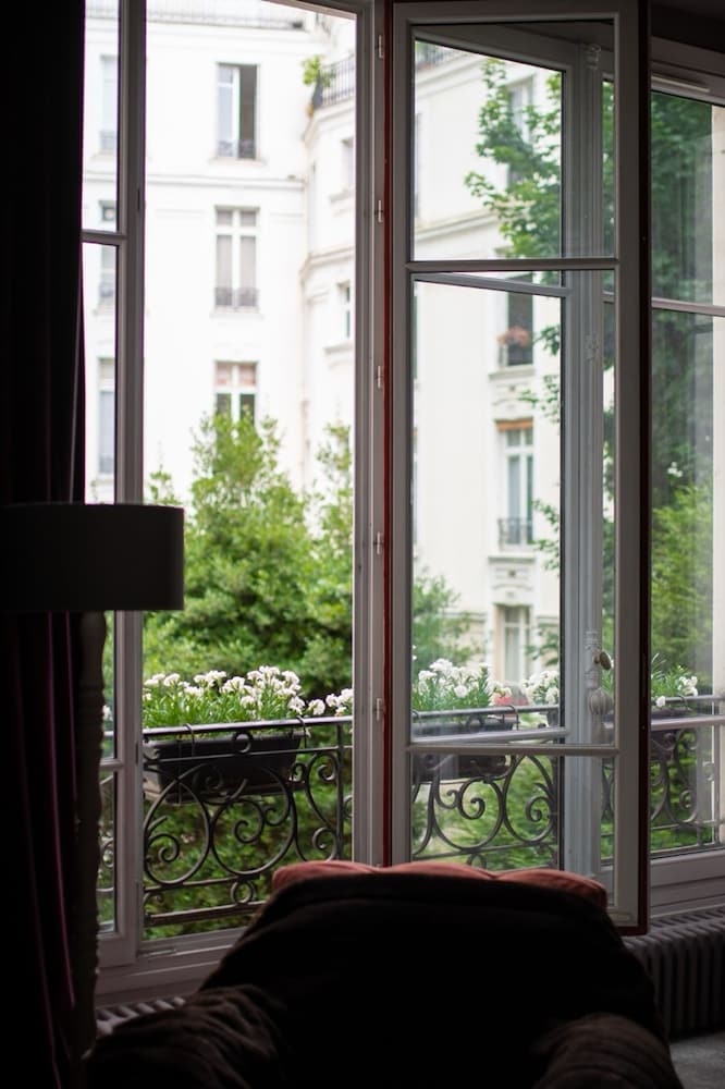 Splendid 5BR Family Apartment - Trocadero