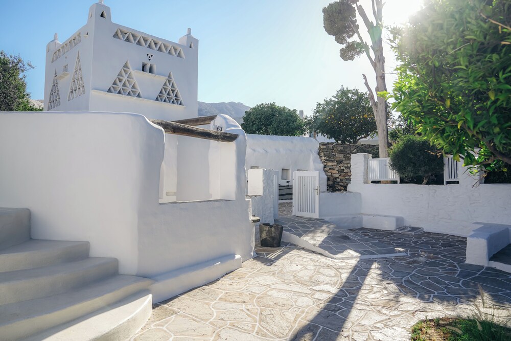 Rabagas Suites
