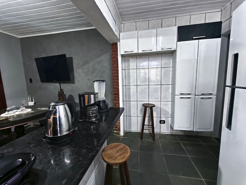 House With 2 BRs and Barbecue in Ubatuba Jao0368
