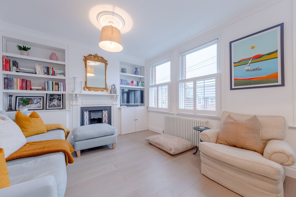 Stunning 2 Bedroom Flat With a Garden in Barnes
