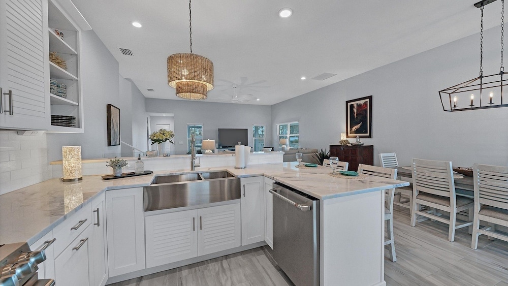 Englewood 3 Bedroom Private Pool+Spa Canal on Lemon Bay Home 3 Home