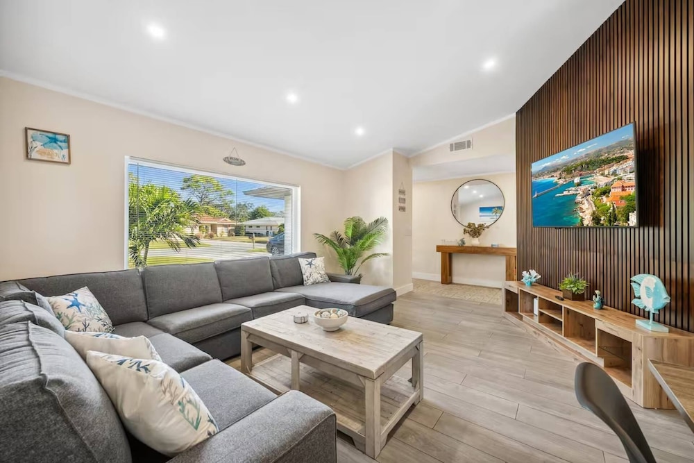 The Tropical Retreat