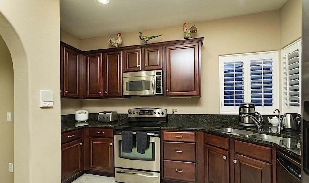 Hot Spot at Desert Ridge By Signature Vacation R