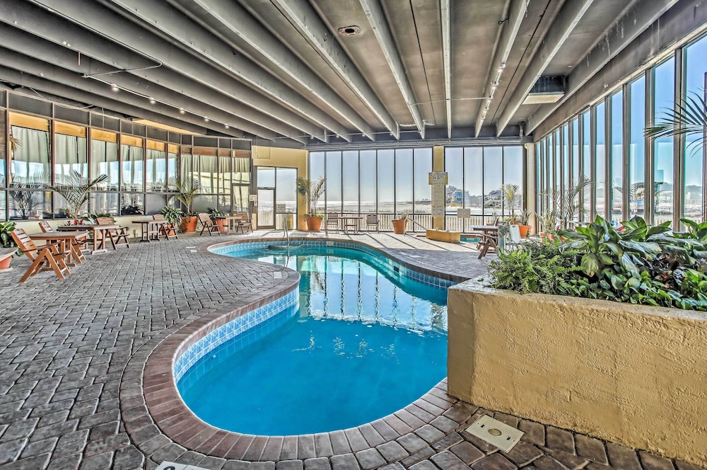 Steps to Beach: Myrtle Beach Condo w/ Resort Perks