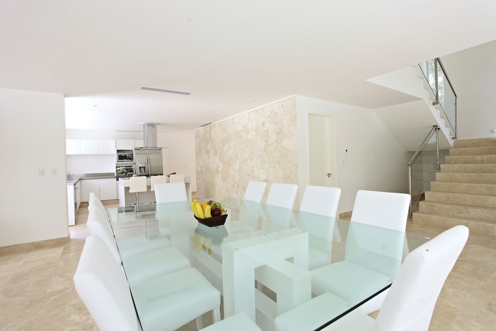 Bahia Principe Vacation Rentals - Three-Bedroom House