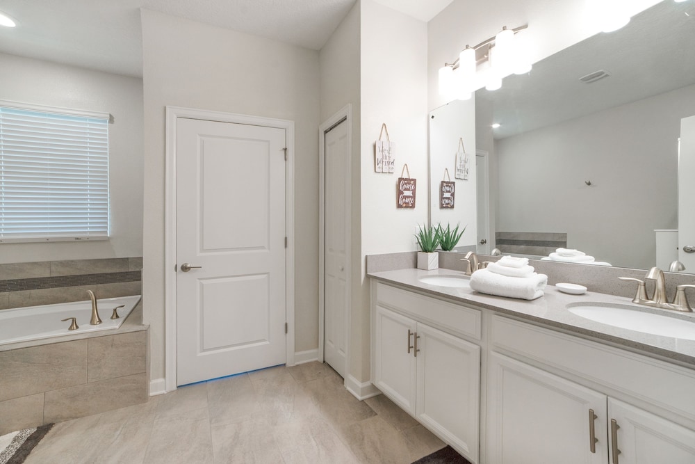 9 Bdrm Champions Gate Villa - Image 3