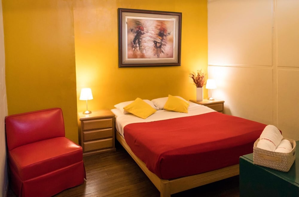 Flying Dog Backpackers Hostel