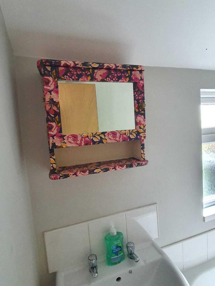 Comfortable Homestay in Stoke
