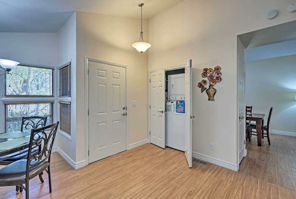 Flagstaff Townhome w/ Deck: Easy Access Downtown! view 4
