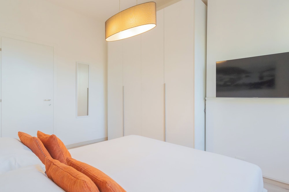 White Lake View Apartment by Rent all Como