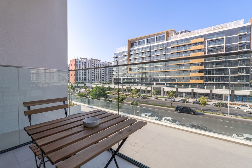 Homey Studio Apartment Perfect for 2 at Azizi Riviera 46