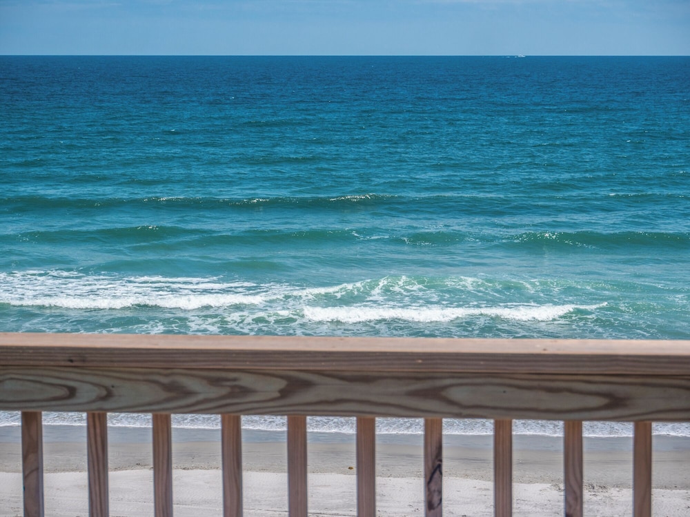 Next to Sea Gallery by Topsail Realty