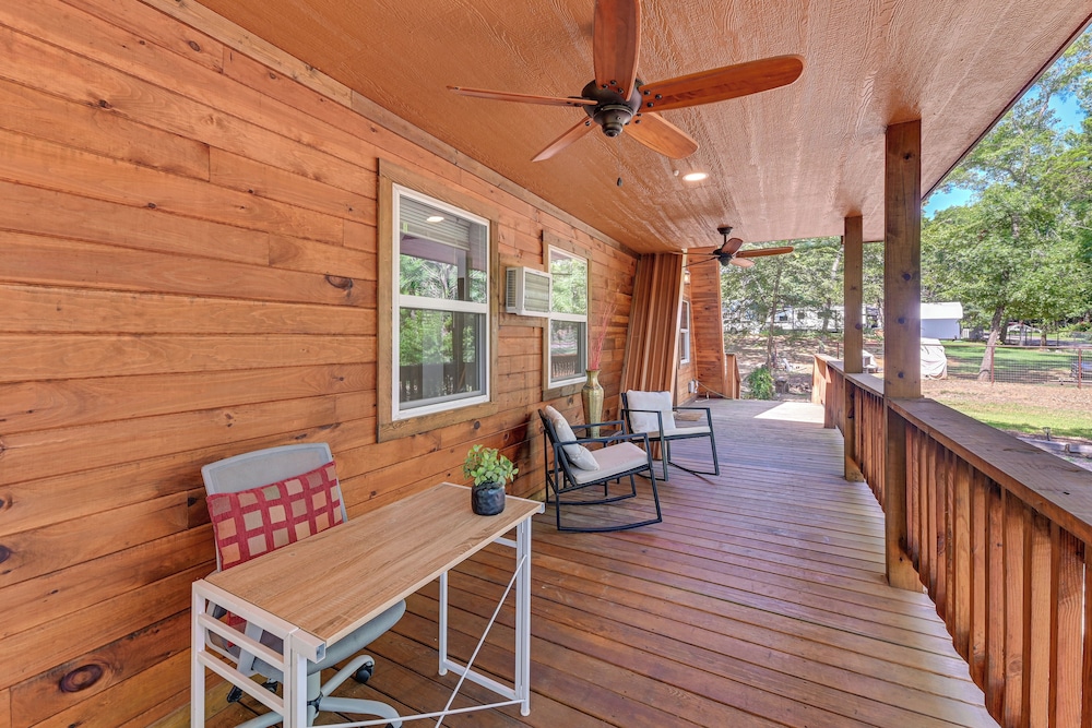 3 Mi to Lake Texoma: Gordonville Getaway!