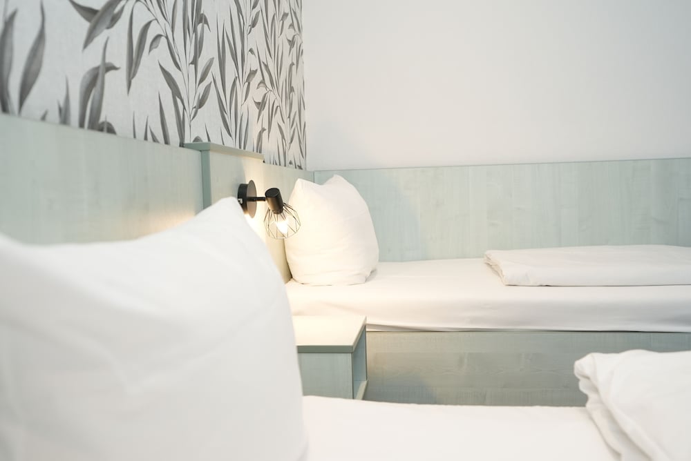 Frankfurt Vacations - Hotel Attache - Property Image 40