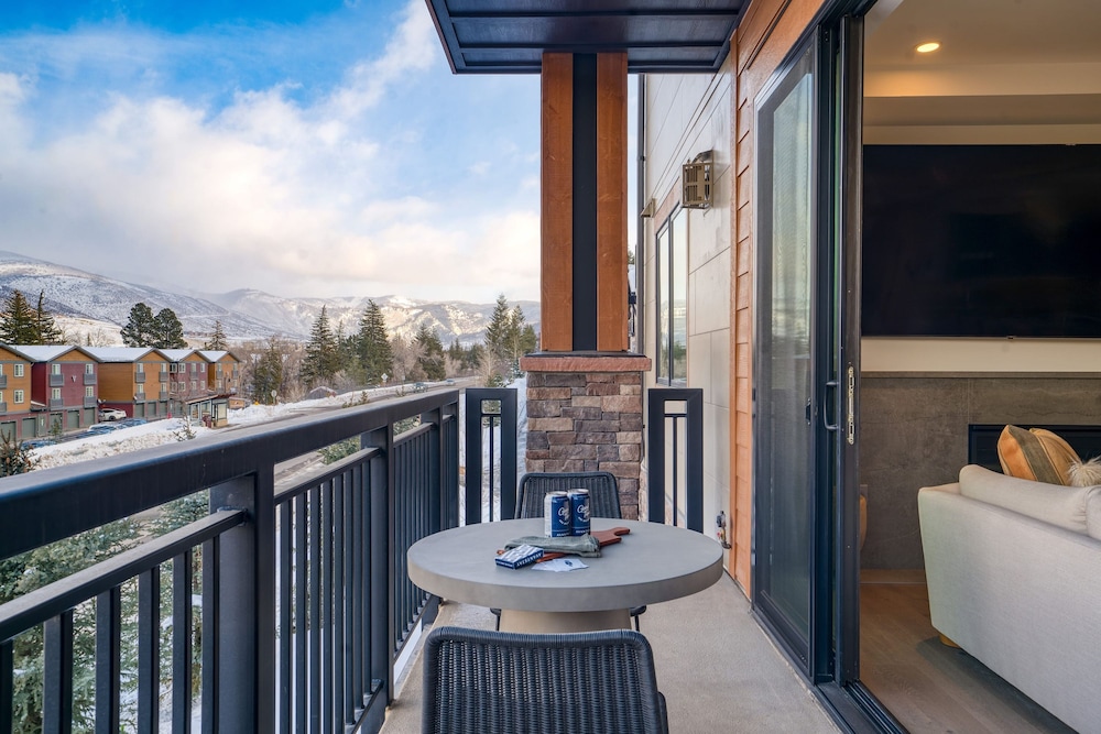 Alpine Oasis Luxury Living Near Vail With Outdoor Oasis Pool and Game Room