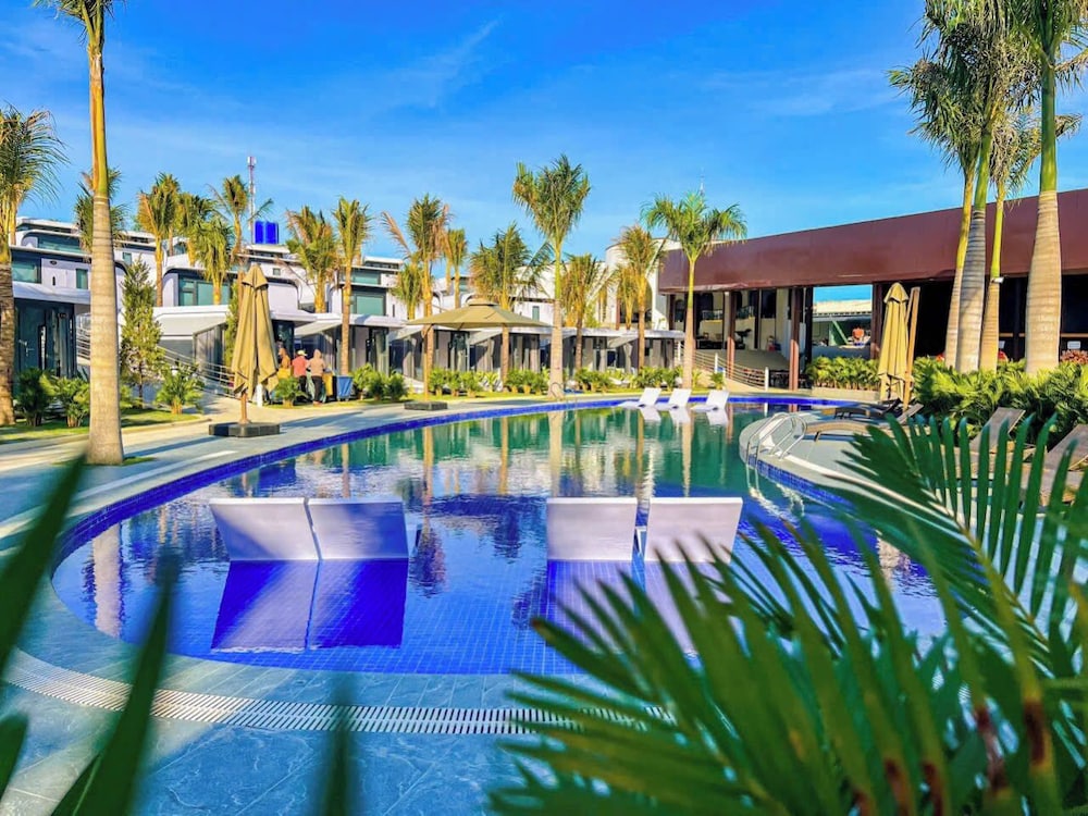 Olee Sea View Resort
