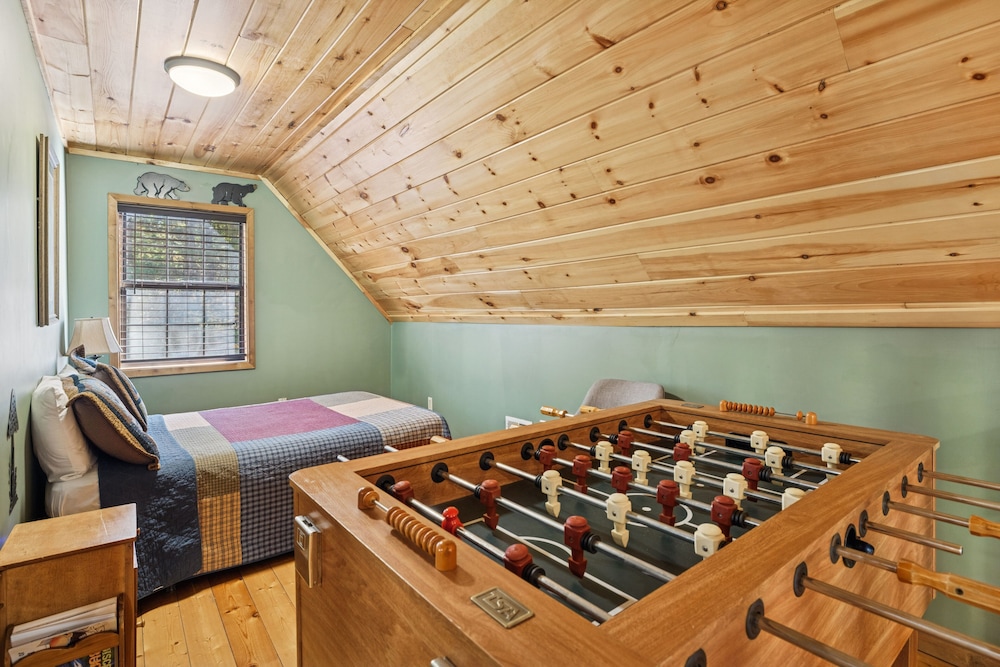 The Wild Life 2 Bedroom Cabin