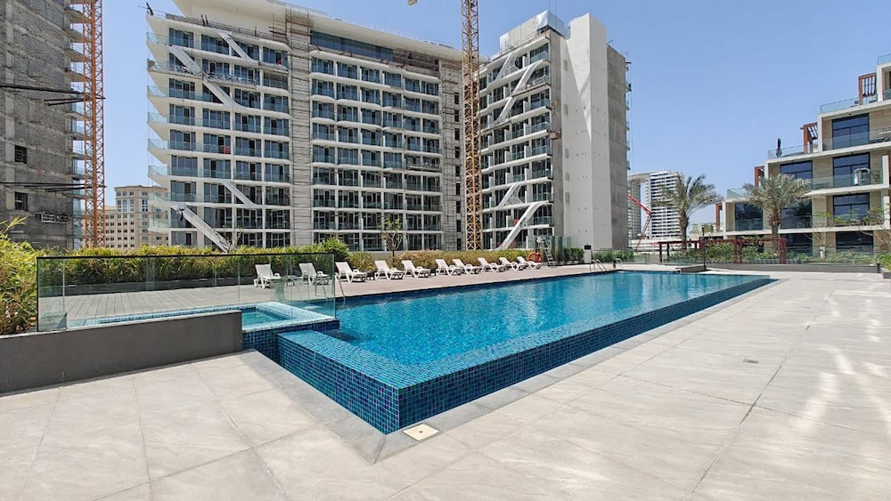 Lovely and Spacious 1 BR in Divine Residences