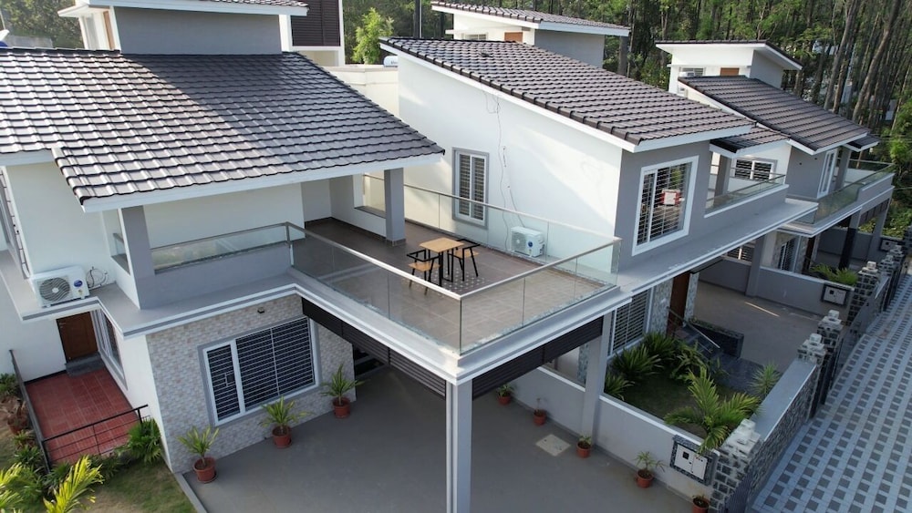 Queens Villa