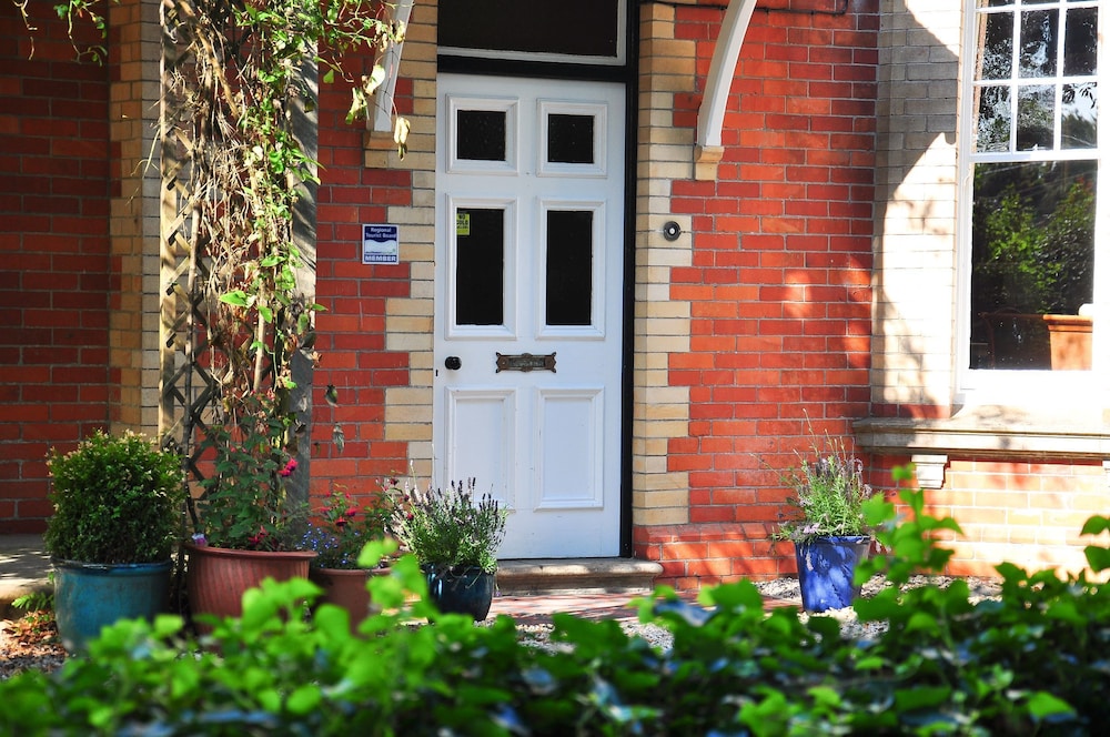 Newton Abbot Vacations - Oaklands Bed Breakfast - BB - Property Image 5