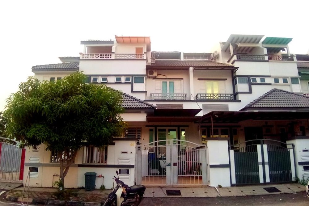 OYO 89880 Vstay 2 Guesthouse photo 3