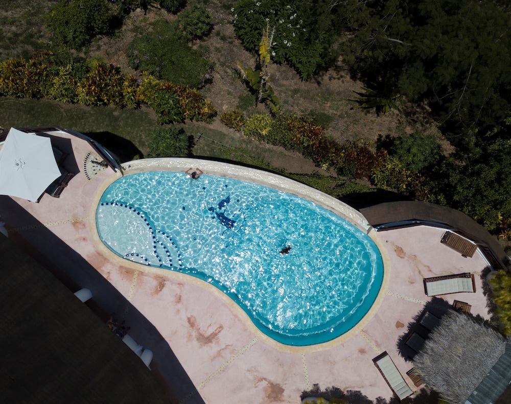 Villa Pina by Hostelsmates