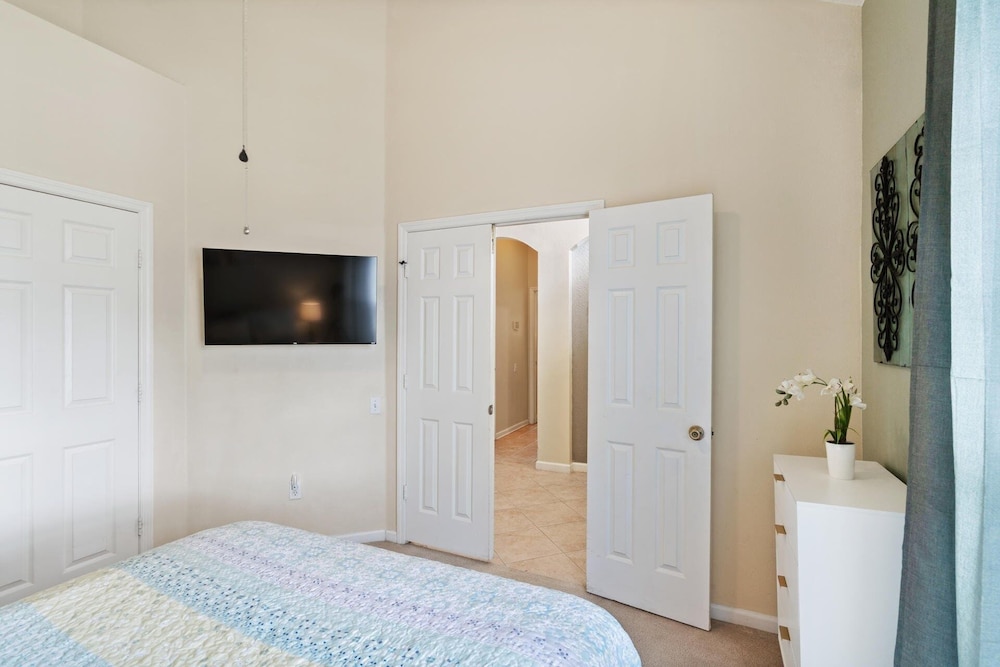 Windsor Palms Resort 5 Bedroom Home with Game Room 5 Home