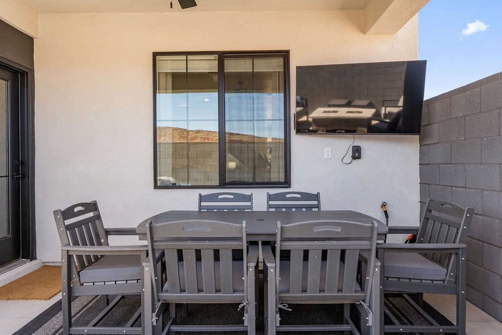 Ripples And Rocks Adventure House 4 Bedroom Townhouse