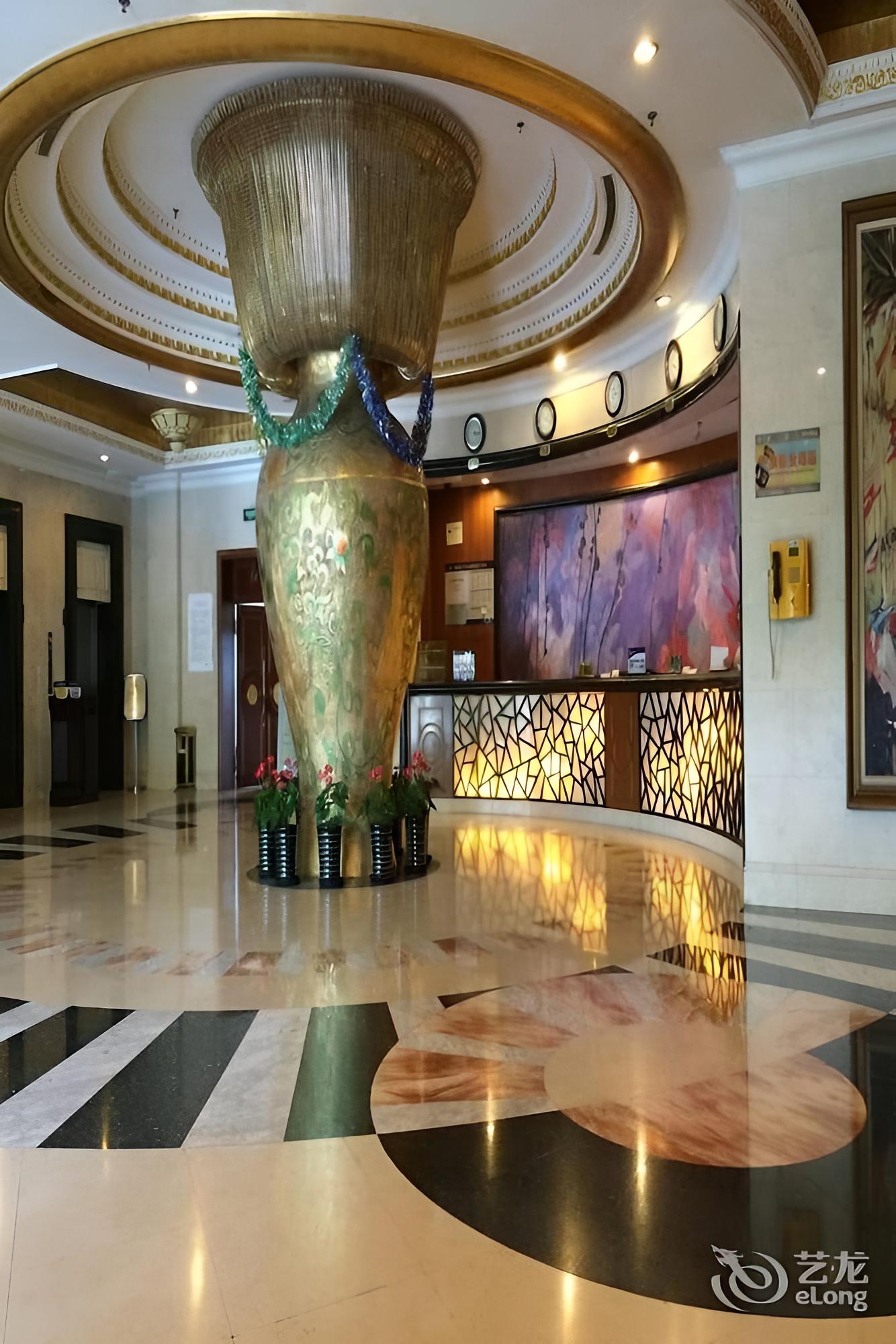 The Royal Palace Hotel