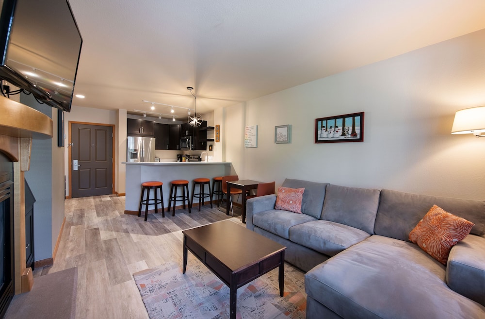 Zephyr Mountain Lodge Condos