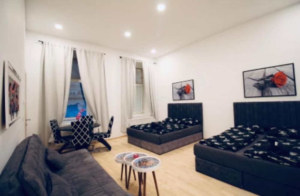 Lovely Bedroom Apt Near Augarten